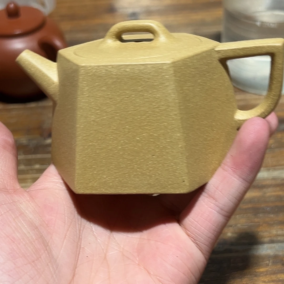 茶壶紫砂紫砂的味道很