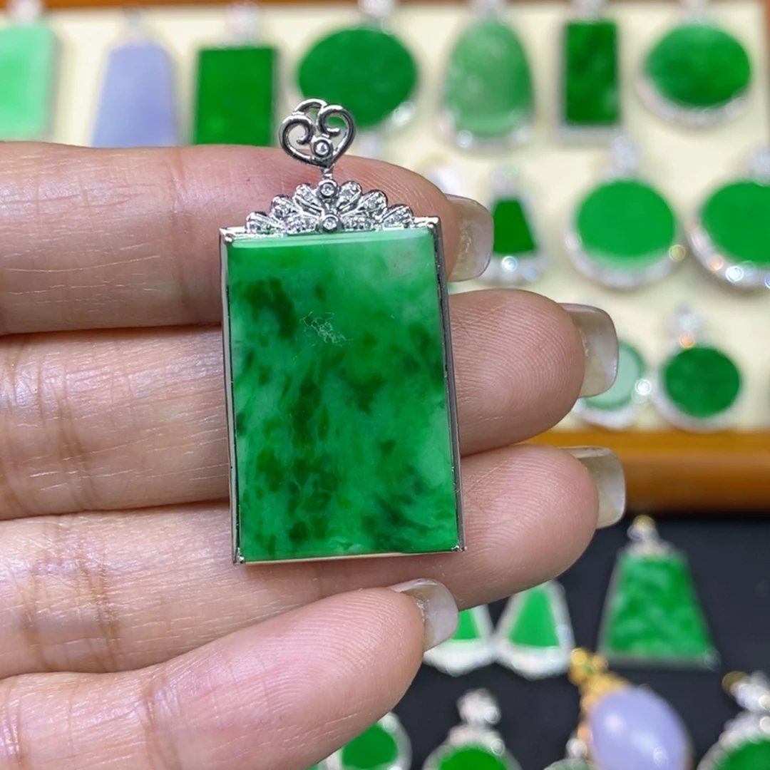 翡翠吊坠(不含链)18K金镶嵌吊坠