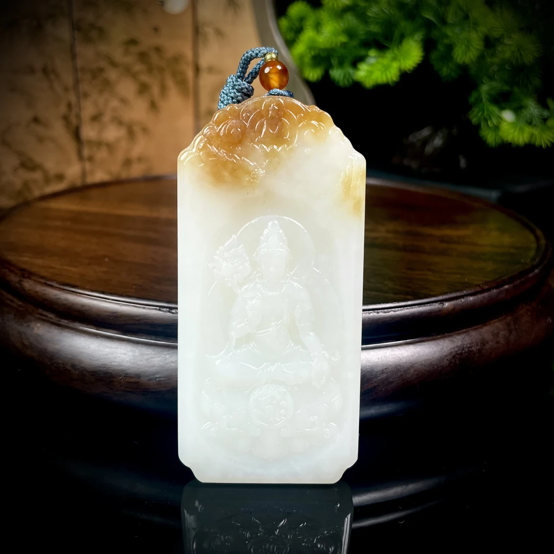 lot3528和田玉菩萨山水牌糖白82.5*39.2*10.2mm/80g/北京世纪