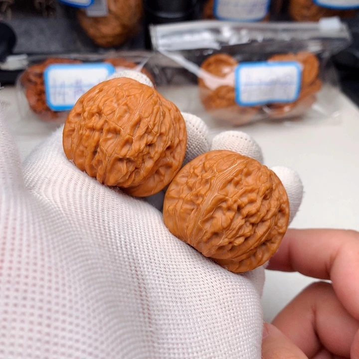 文玩核桃把件磨盘狮子头