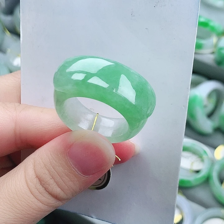 翡翠未镶嵌戒指24号