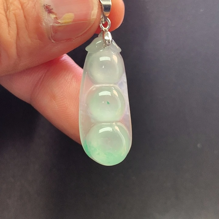 石英质玉未镶嵌颈饰