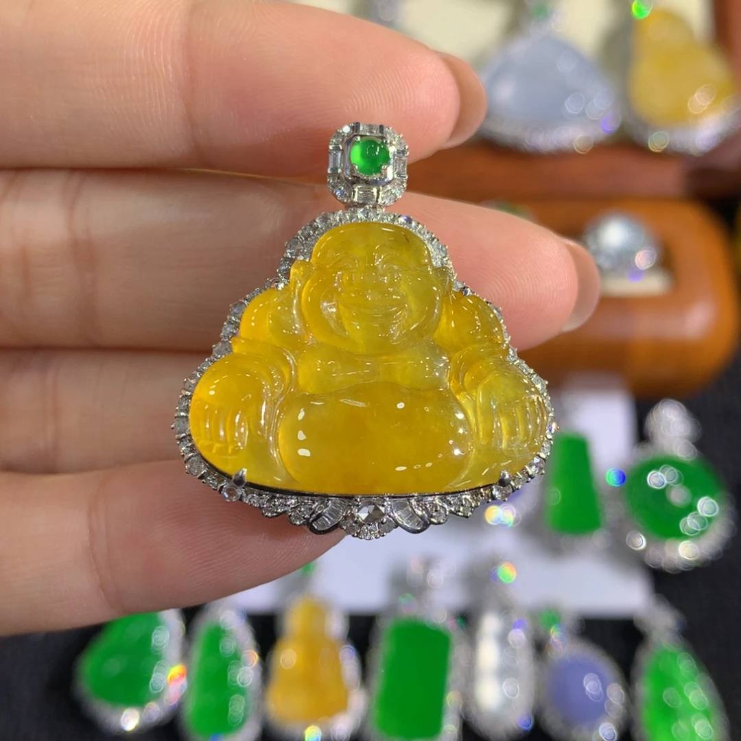 翡翠18K金镶嵌颈饰