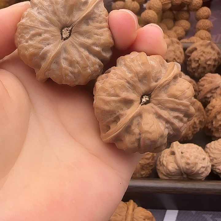 文玩核桃吊坠蛤蟆头