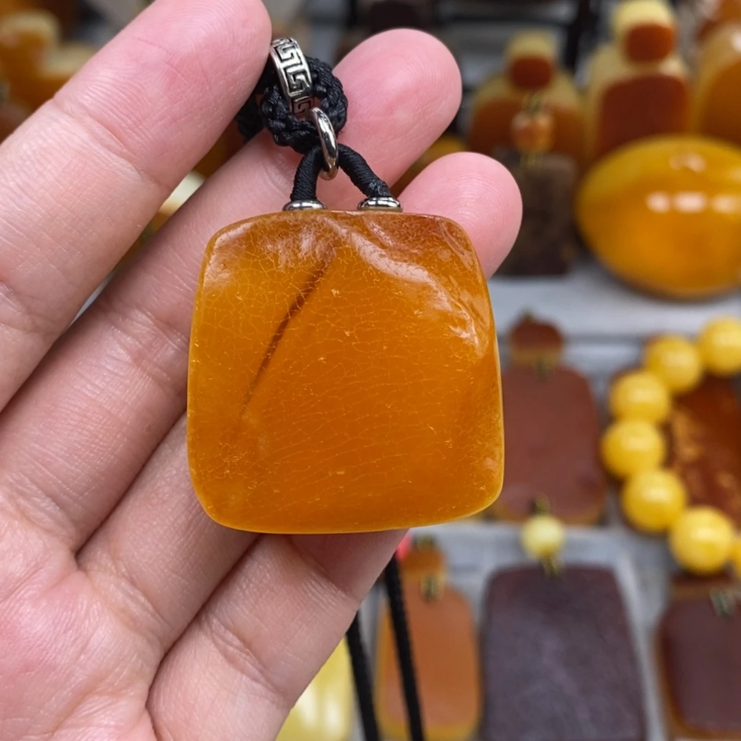 琥珀未镶嵌珠宝奇石