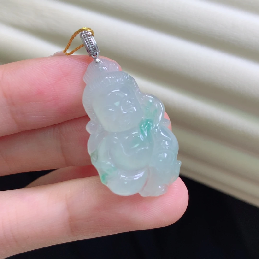 翡翠18K金镶嵌颈饰宝宝佛