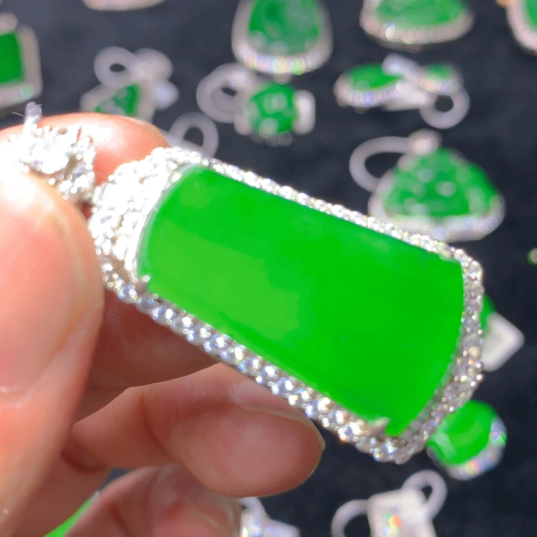 颈饰银S925镶嵌翡翠