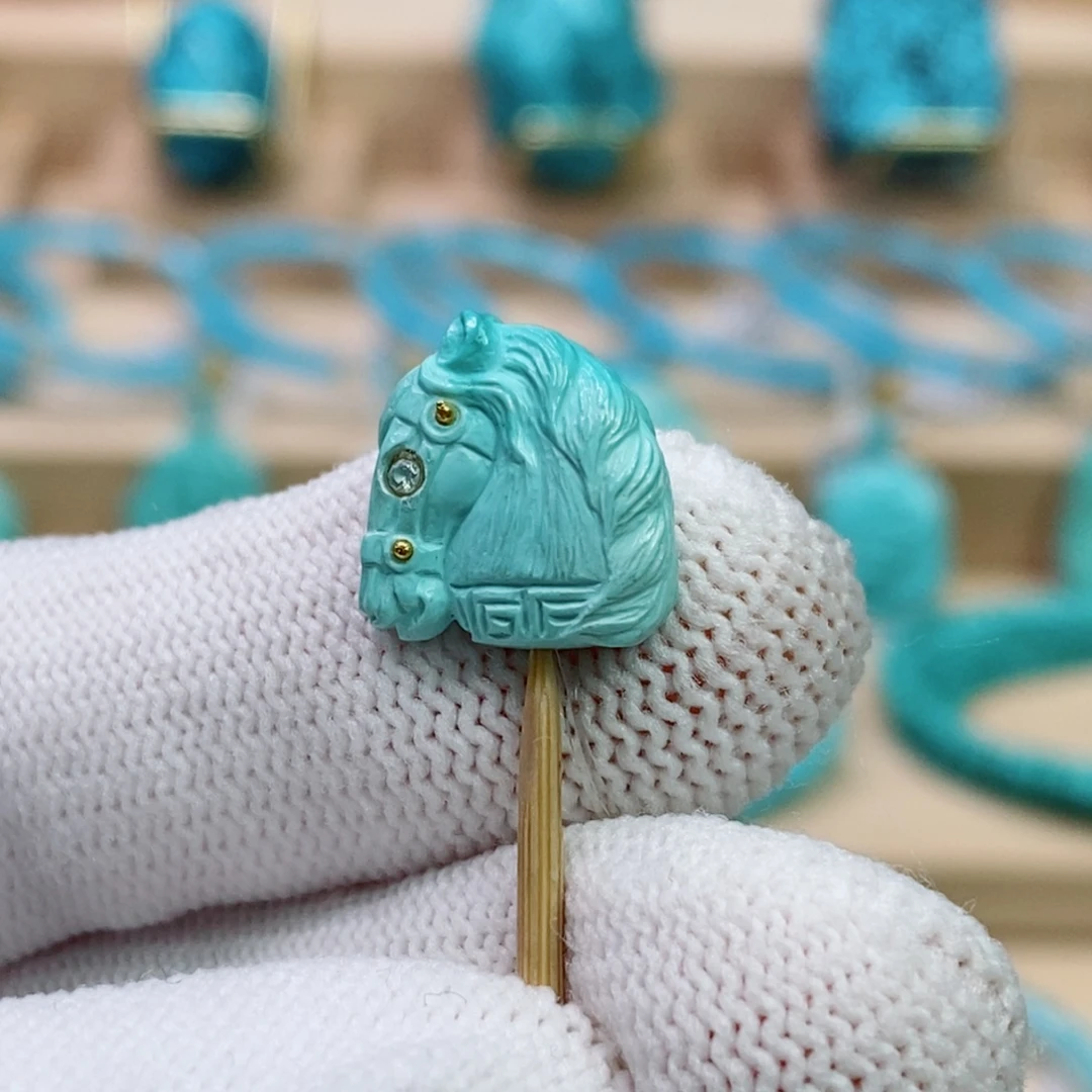 绿松石未镶嵌珠宝奇石