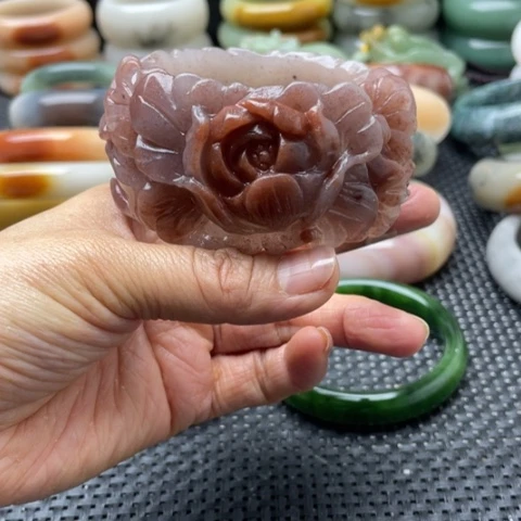 石英岩玉未镶嵌手镯