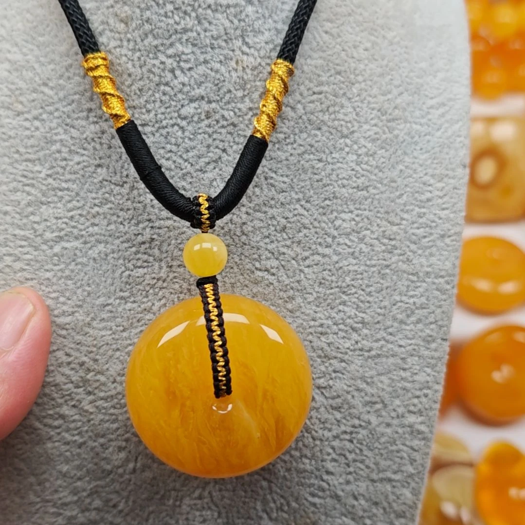 未镶嵌吊坠(赠链)蜜蜡