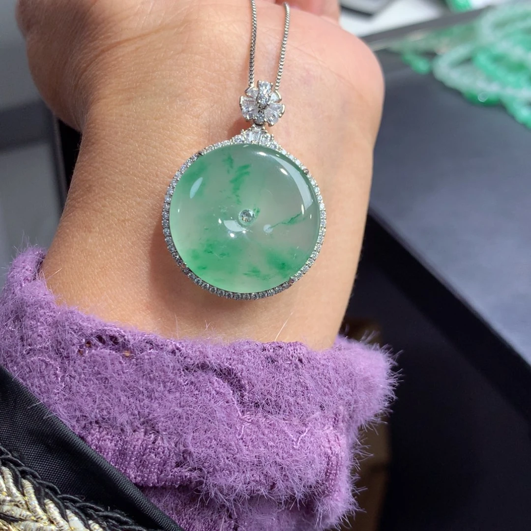 颈饰银S925镶嵌石英质玉（非洲翠）