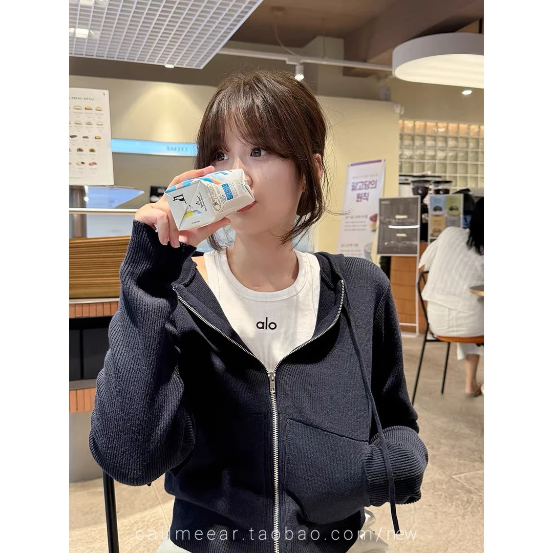 CallmeEar//惬意时光羊毛针织开衫女早秋收腰短款连帽上衣