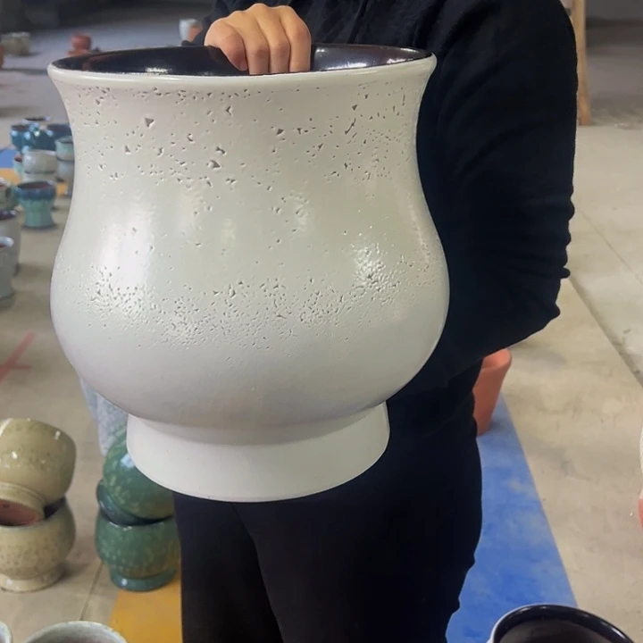 ****林微瑕高度30厘米口径27厘米