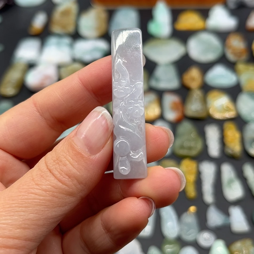 【闪购商品】翡翠颈饰未镶嵌梅花