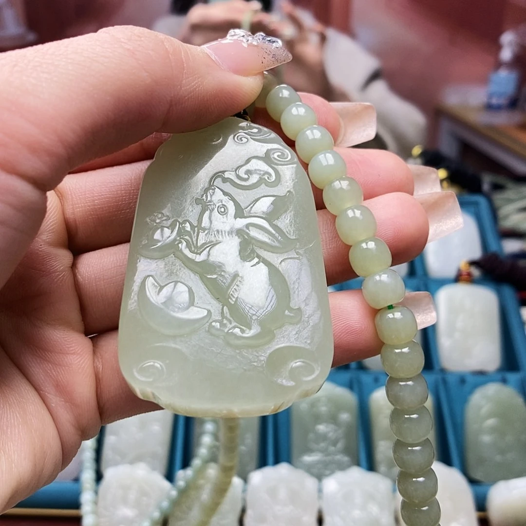 和田玉颈饰未镶嵌阿****发