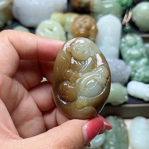 和田玉未镶嵌颈饰人**菊