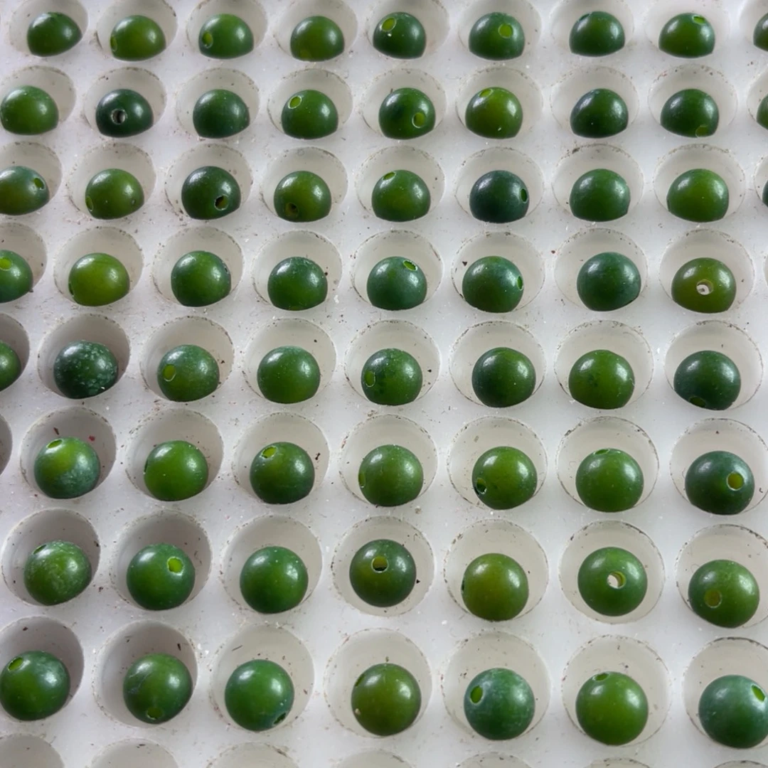 吊坠白玉菩提瑕疵8青草绿圆珠220颗