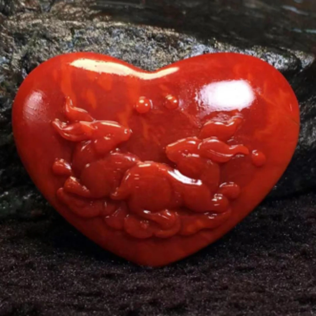 天然南红瓦西爱心前程似锦爱心吊坠满肉鸽血红料子润35.9*27*11.5