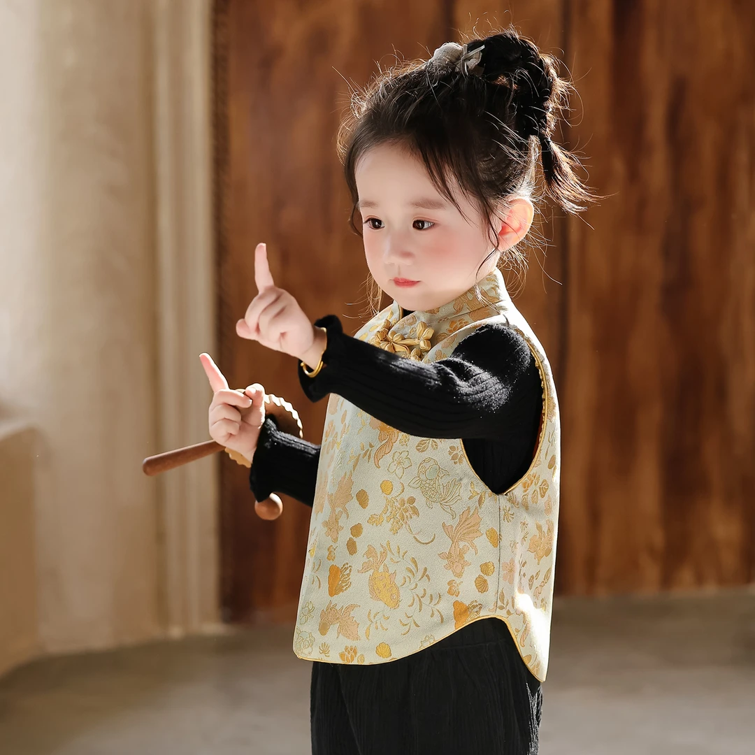 女童马甲2025秋冬新款中式拜年服唐装女宝宝背心儿童周岁礼服套装