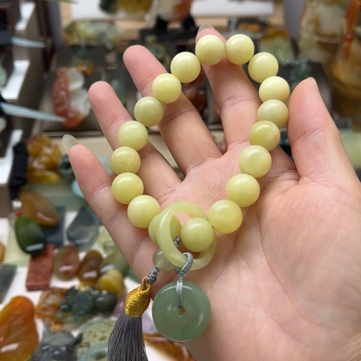 蛇纹石玉未镶嵌颈饰