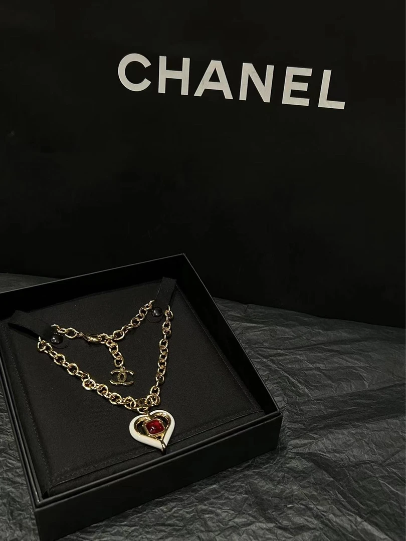 95新 Chanel/香奈儿 23s爱心珐琅项链 3965450