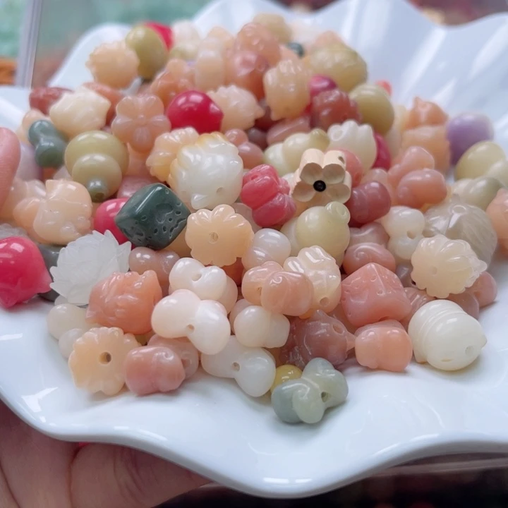 白玉菩提吊坠b12mm/20+20颗混雕刻瑕