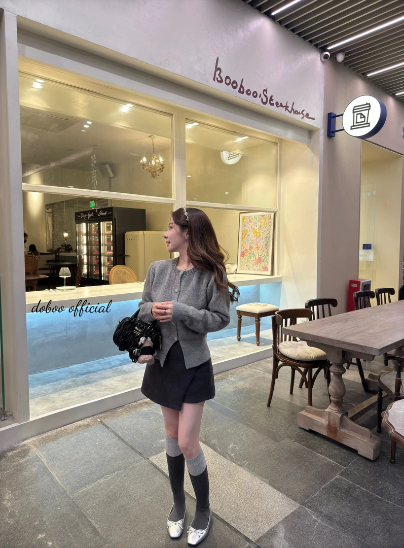 【凡凡】灰色钉珠高腰法式小香风外套秋冬季加厚灯笼袖显瘦毛衣潮