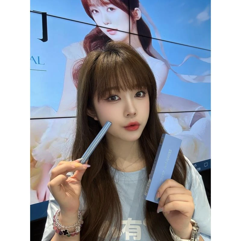 肌肤节拍高定丝绒奶咖雾面口红