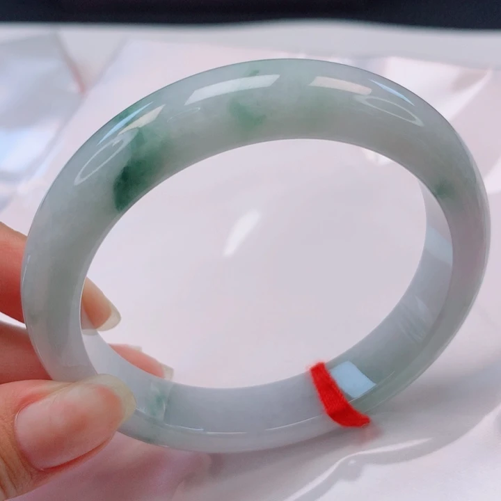 翡翠手镯未镶嵌羊*臭60圈