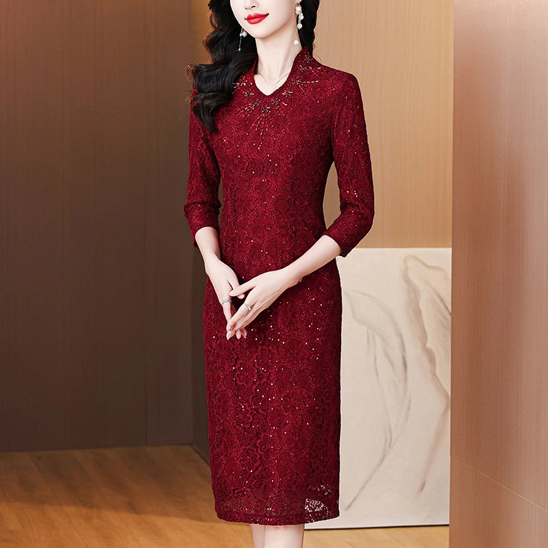 喜婆婆婚宴装礼服裙2025秋季新款气质绣花酒红色连衣裙女显瘦高贵