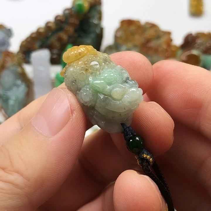 翡翠未镶嵌颈饰翡翠