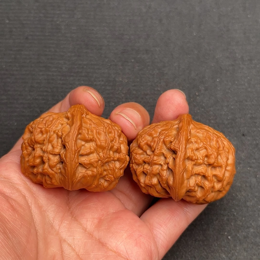 把件桃核45×40玉枕元宝XM1052（微微微蹭尖）