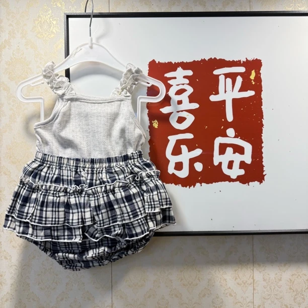 日单c家草莓满印蝴蝶结连衣裙