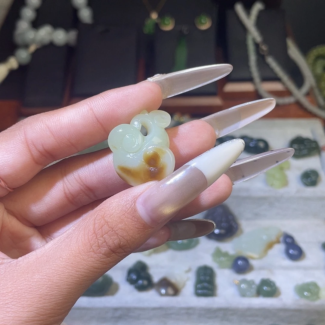 颈饰未镶嵌和田玉