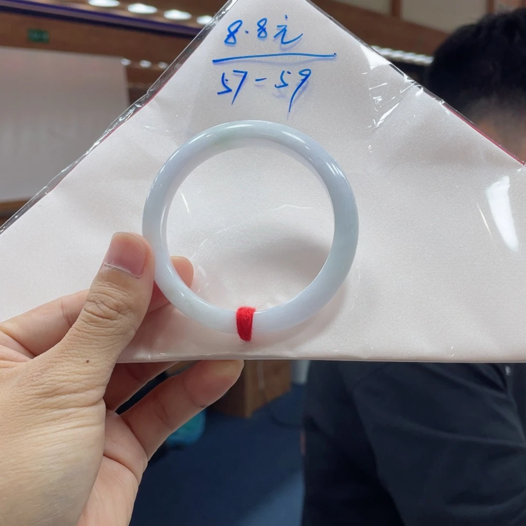 翡翠手镯未镶嵌?****?有包容