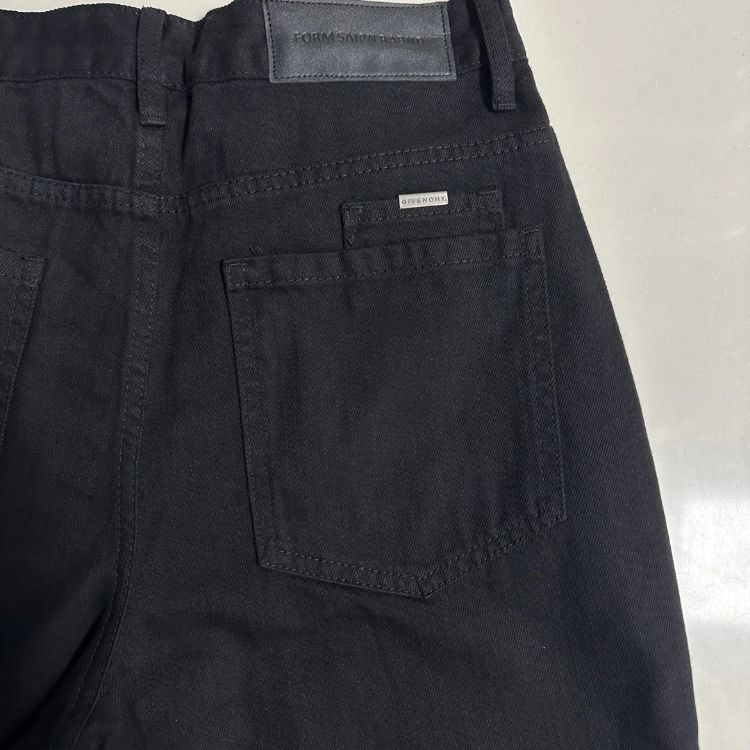 简约黑 低调本色牛仔裤