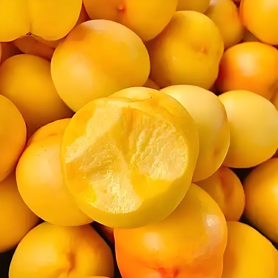 蒙阴黄油桃，金黄透红，黄桃果肉橙黄如蜜，水果一口爆汁，低脂水果