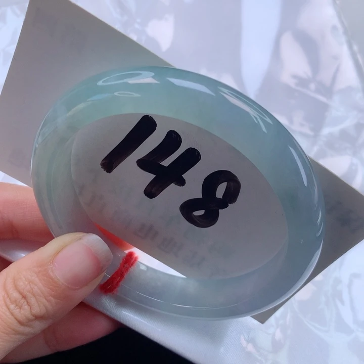 翡翠手镯未镶嵌冰幻彩