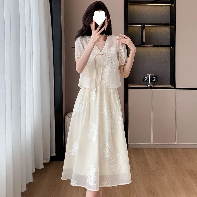新中式吊带连衣裙女装夏季2025新款高级感国风刺绣盘扣两件套长裙