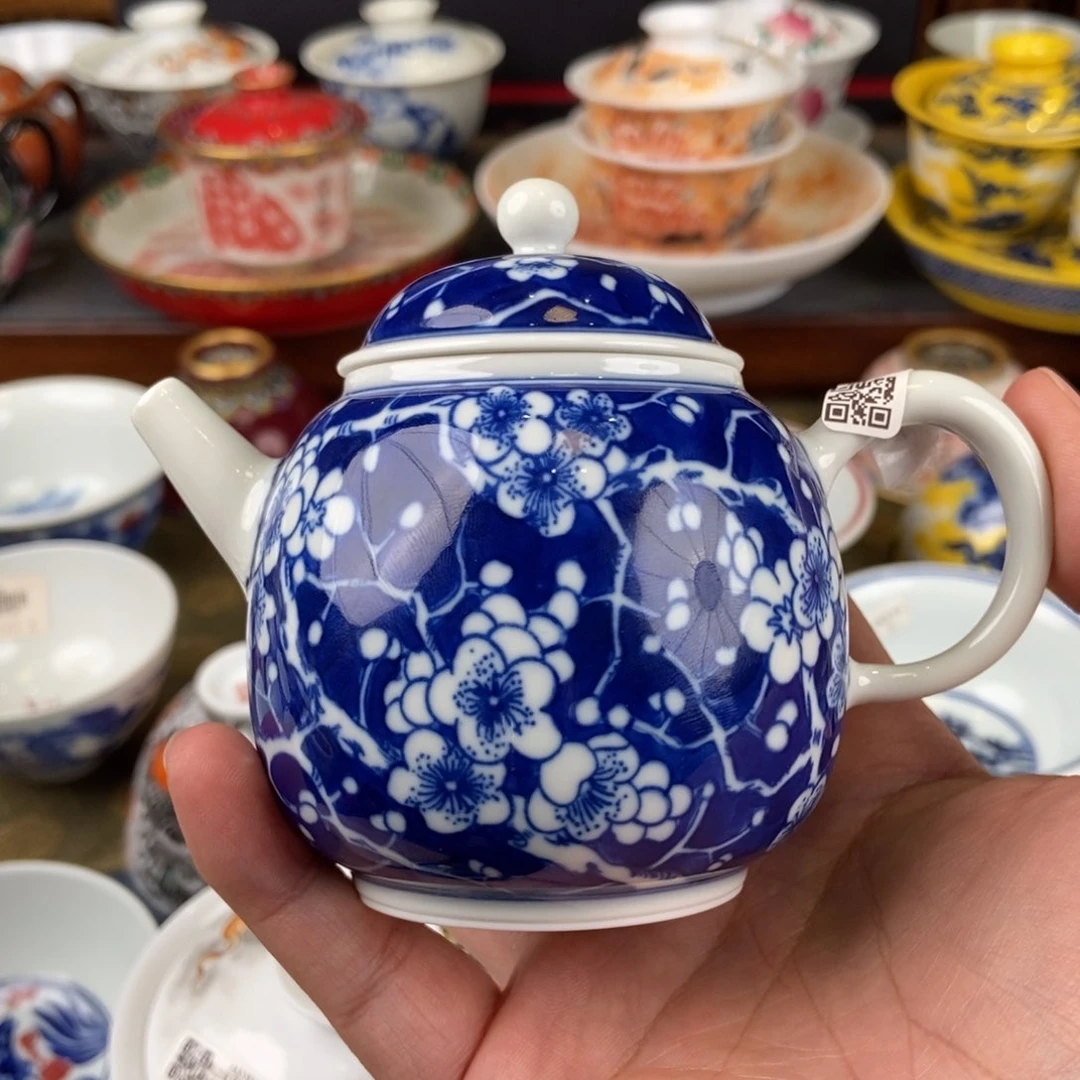 陶瓷艺术家的作品是一