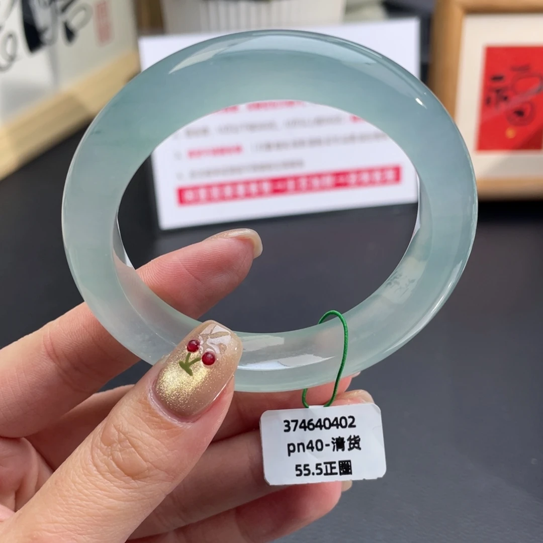 翡翠未镶嵌手镯正圈55.5种水起光 完整度高