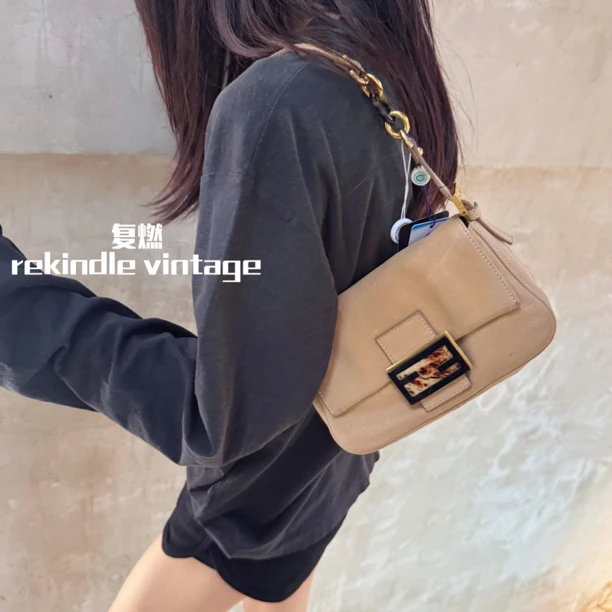 95新 FENDI/芬迪 复燃精选/奶茶色玳瑁玉石金扣小胖丁腋下包