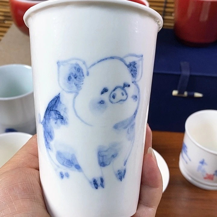 周老手作青花小猪杯
