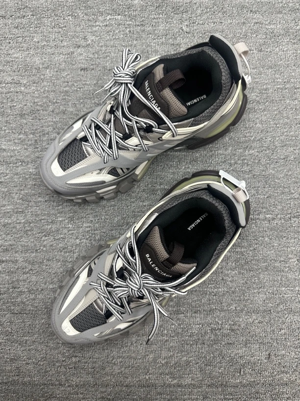 99新 Balenciaga/巴黎世家 42 巴黎世家track 老爹鞋灰白色