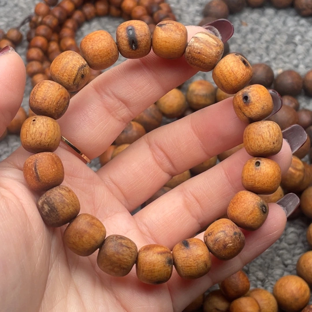 贡木贡木1011老型手串