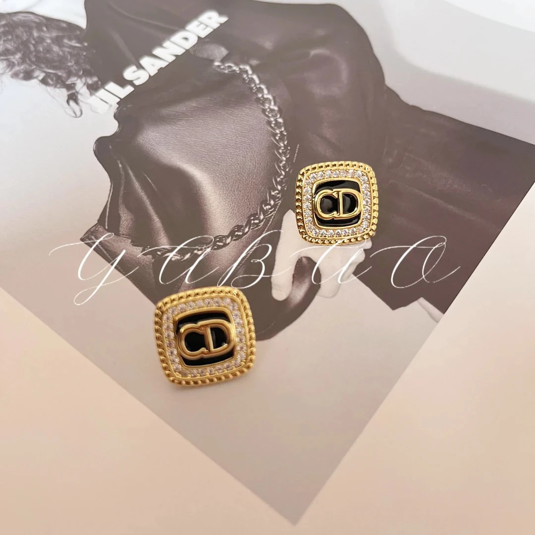 铜合金耳饰 高级感耳钉精致耳钉法式小众时髦耳饰轻奢小众高级感