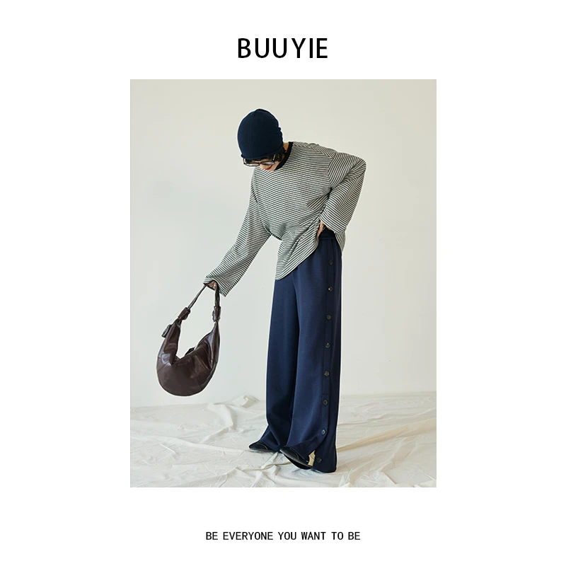 BUUYIE 25SS【岚裾】高级感轻盈舒适藏青侧边排扣休闲裤 250844