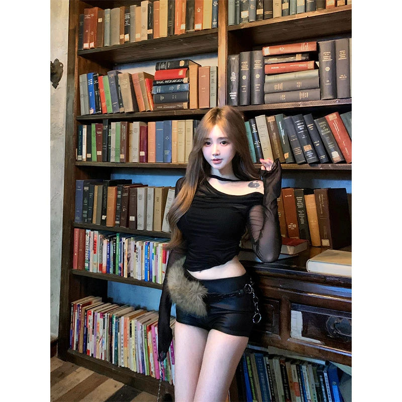 2025秋季新款性感辣妹假两件露肩长袖打底衫T恤+低腰辣妹超短裤