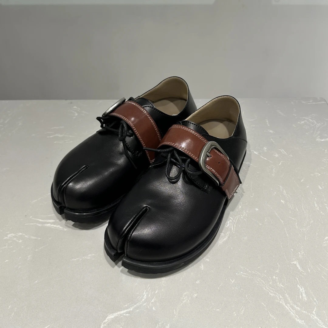 【吖吖家】101-178丑萌分趾小皮鞋