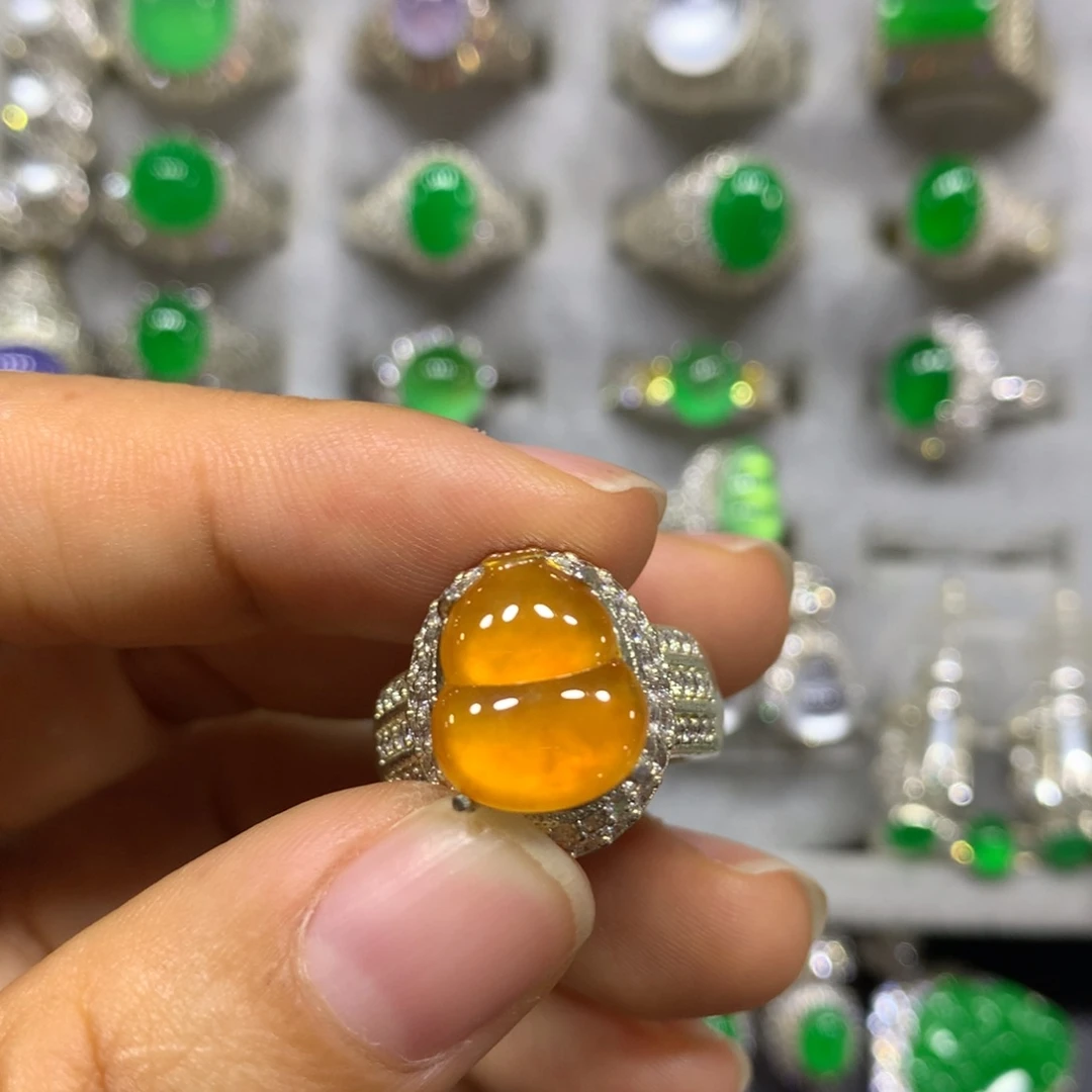 翡翠未镶嵌戒指买断不退